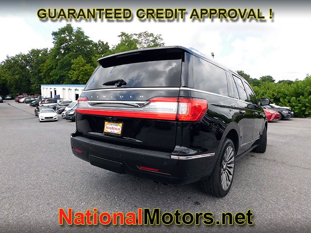 Lincoln Navigator L Vehicle Image 05