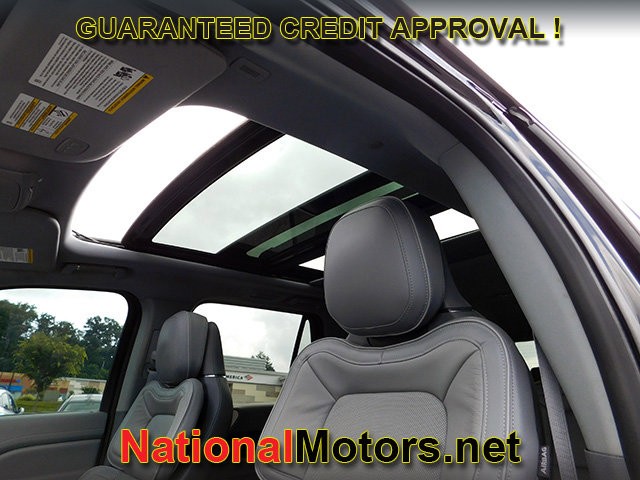 Lincoln Navigator L Vehicle Image 20