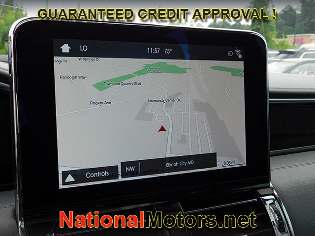 Lincoln Navigator L Vehicle Image 21
