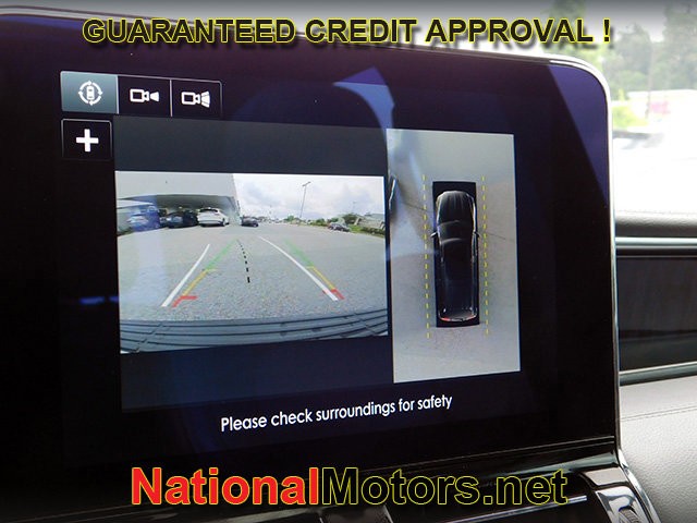 Lincoln Navigator L Vehicle Image 22