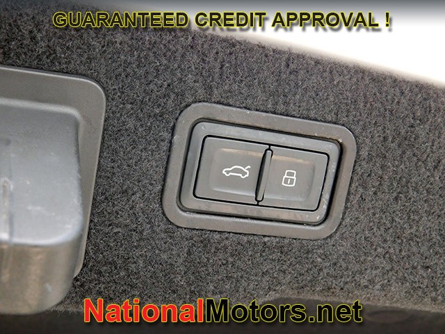 Audi A8 Vehicle Image 09