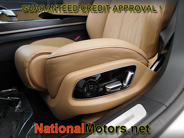 Audi A8 Vehicle Image 18