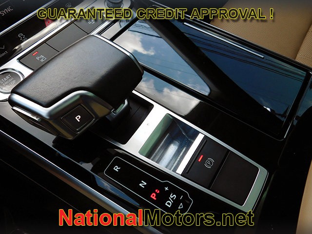 Audi A8 Vehicle Image 23
