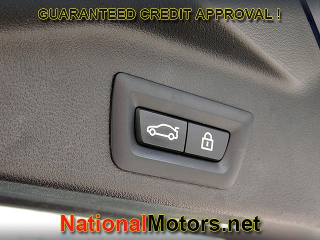 BMW X5 Vehicle Image 09