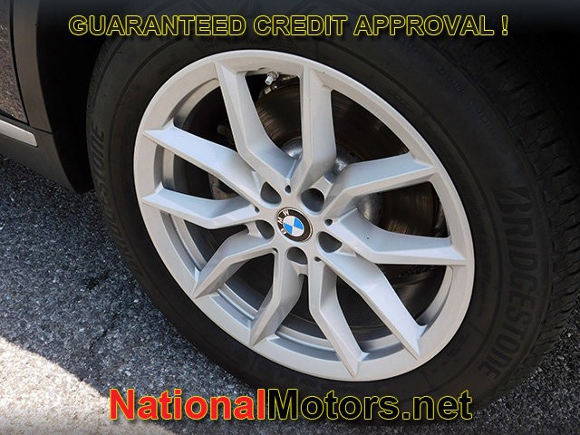BMW X5 Vehicle Image 10
