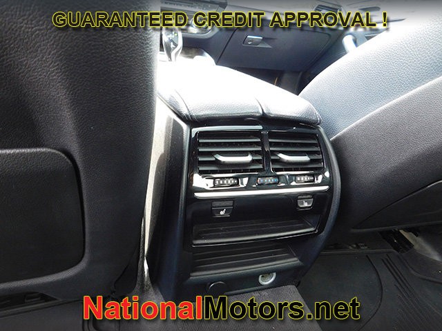 BMW 5 Series Vehicle Image 09