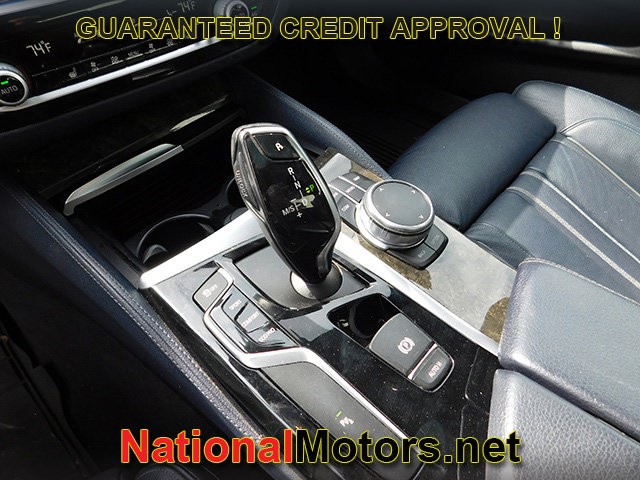 BMW 5 Series Vehicle Image 17