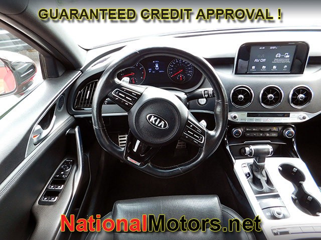 Kia Stinger Vehicle Image 11