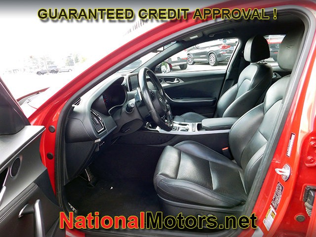 Kia Stinger Vehicle Image 13
