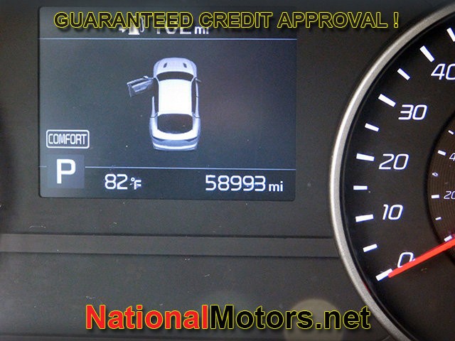 Kia Stinger Vehicle Image 21