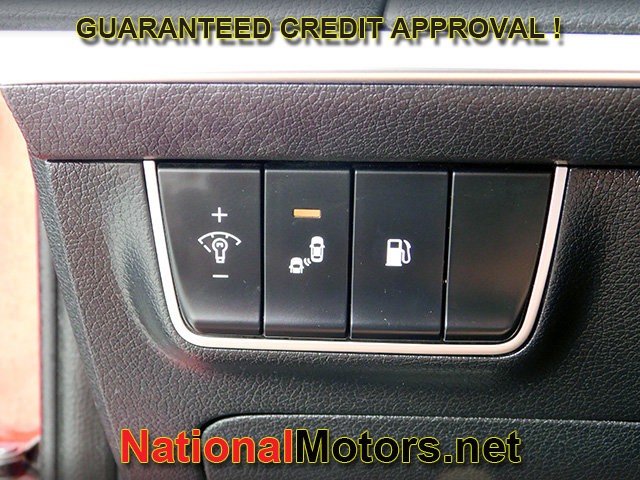 Kia Stinger Vehicle Image 22