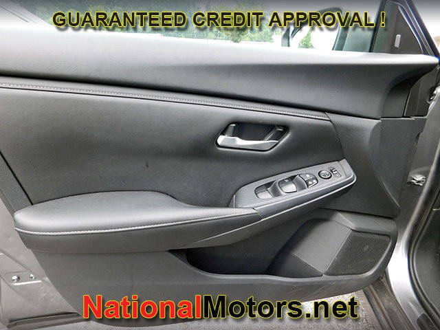 Nissan Sentra Vehicle Image 10