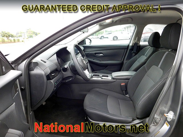 Nissan Sentra Vehicle Image 11