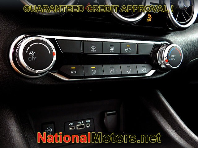 Nissan Sentra Vehicle Image 15