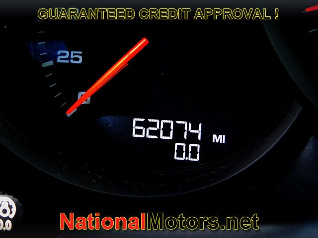 Porsche Macan Vehicle Full-screen Gallery Image 24