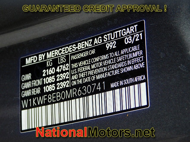 Mercedes-Benz C-Class Vehicle Full-screen Gallery Image 27