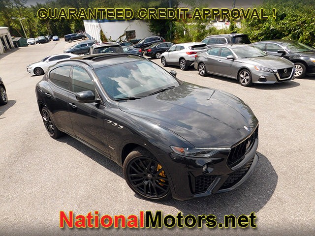 Maserati Levante Vehicle Full-screen Gallery Image 02