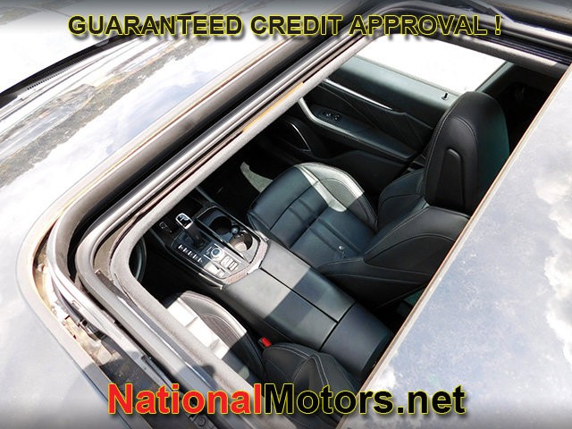 Maserati Levante Vehicle Full-screen Gallery Image 08