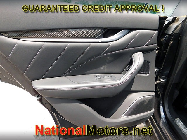 Maserati Levante Vehicle Full-screen Gallery Image 09