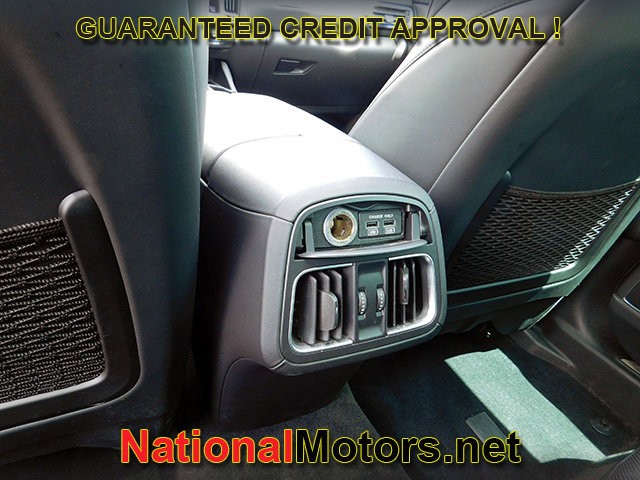 Maserati Levante Vehicle Full-screen Gallery Image 11