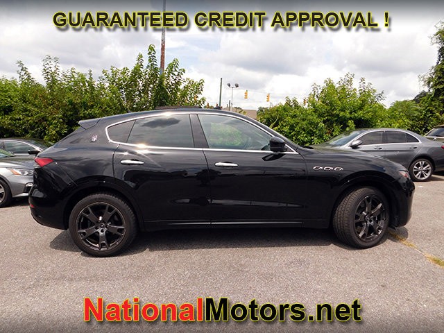 2021 Maserati Levante S photo 3