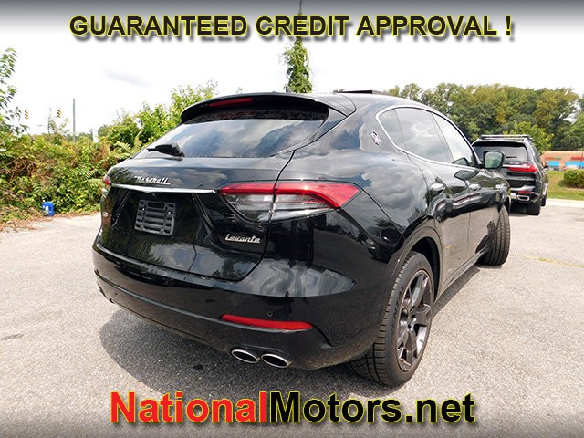 2021 Maserati Levante S photo 4