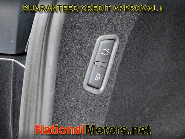 Maserati Levante Vehicle Full-screen Gallery Image 06