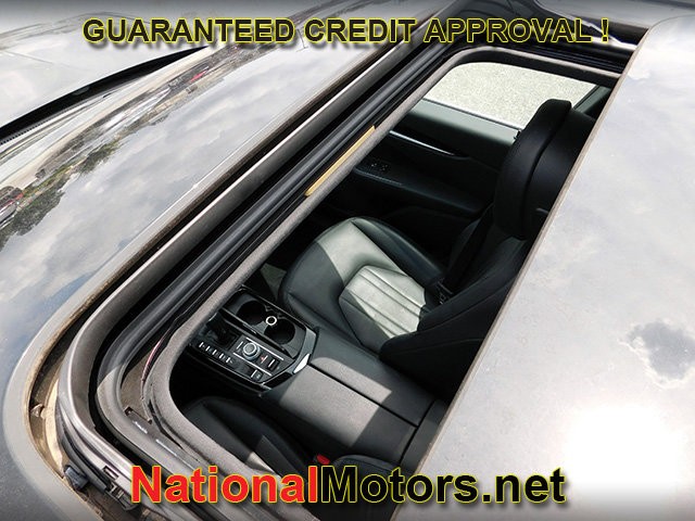 Maserati Levante Vehicle Full-screen Gallery Image 09