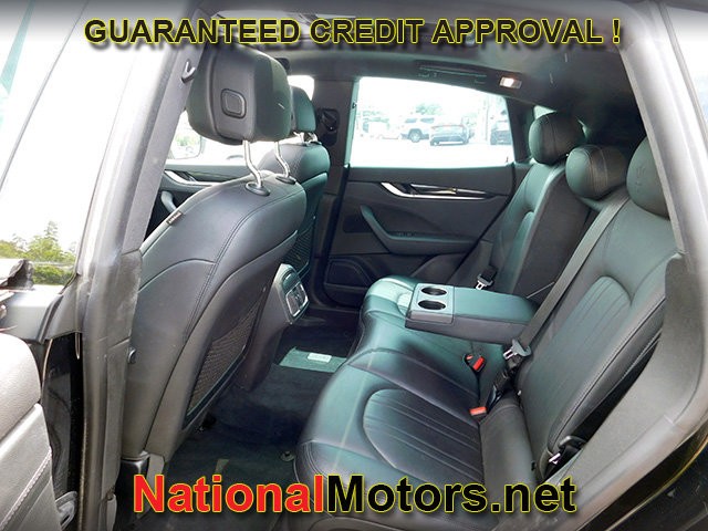 Maserati Levante Vehicle Full-screen Gallery Image 11