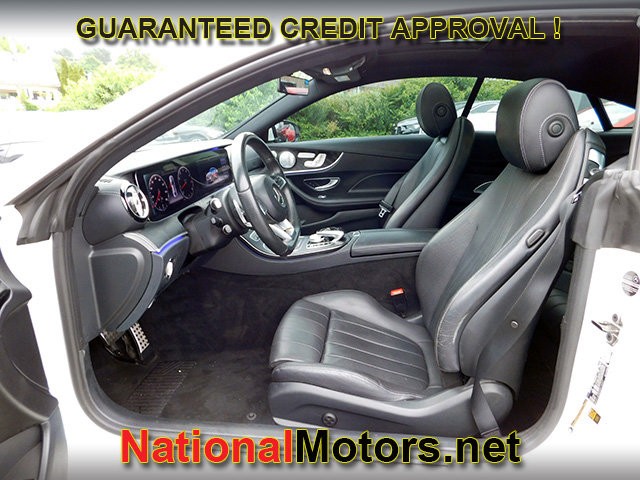 Mercedes-Benz E-Class Vehicle Image 10