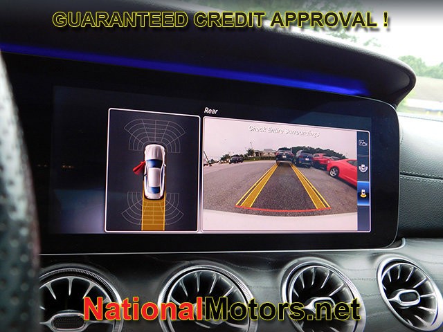 Mercedes-Benz E-Class Vehicle Image 14