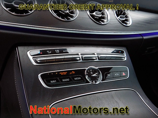 Mercedes-Benz E-Class Vehicle Image 15