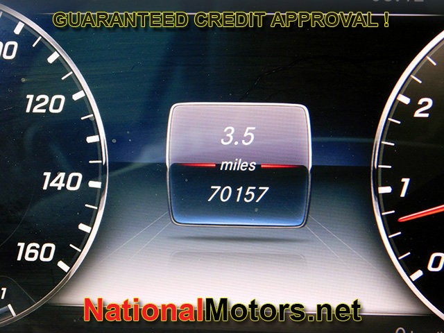 Mercedes-Benz E-Class Vehicle Image 19