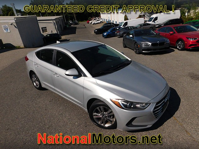2017 Hyundai Elantra SE photo 2