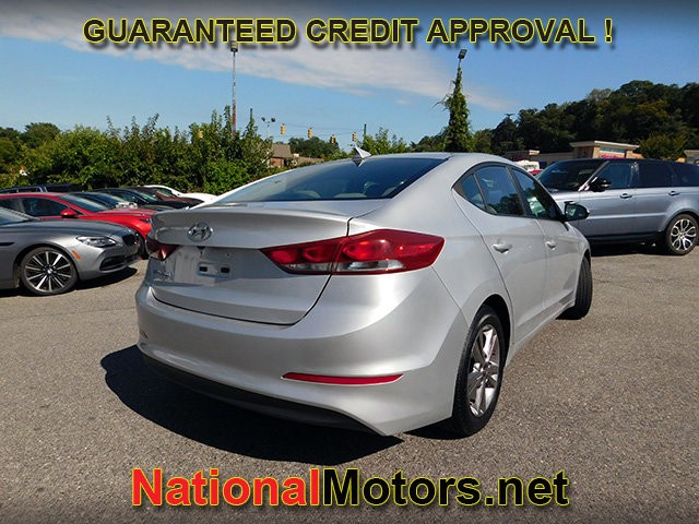 2017 Hyundai Elantra SE photo 5