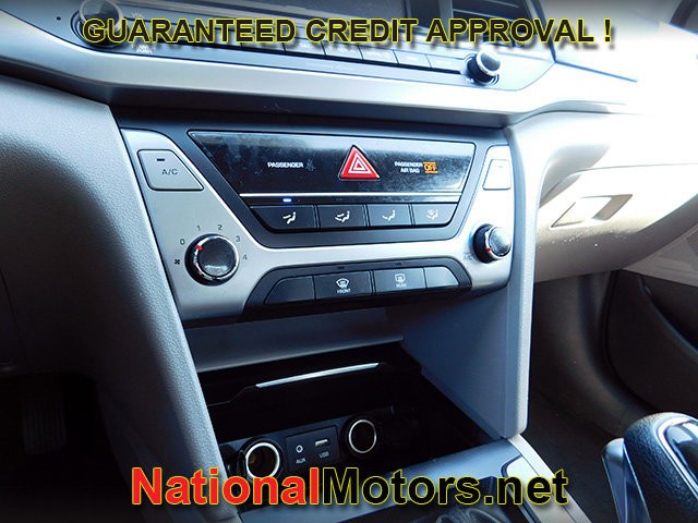 2017 Hyundai Elantra SE photo 15