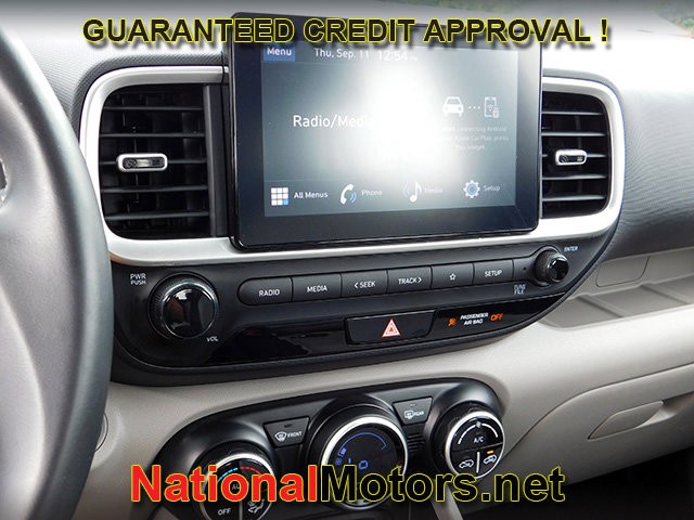 2025 Hyundai Venue SEL photo 13