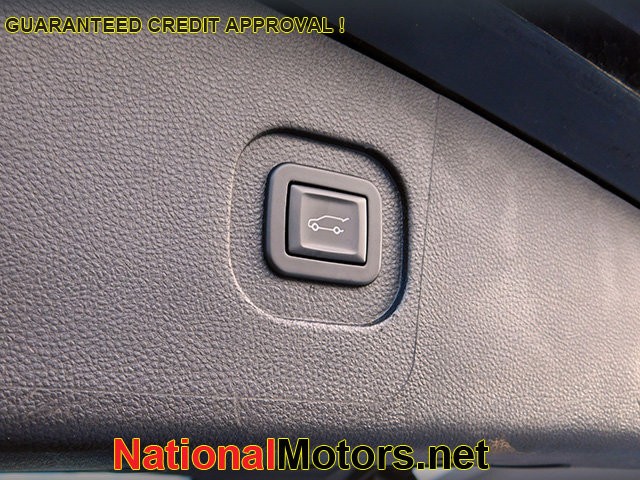 GMC Terrain Vehicle Full-screen Gallery Image 06