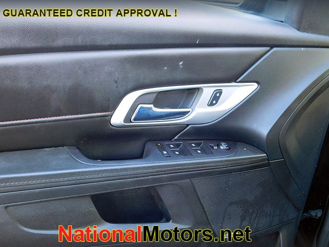 GMC Terrain Vehicle Full-screen Gallery Image 10