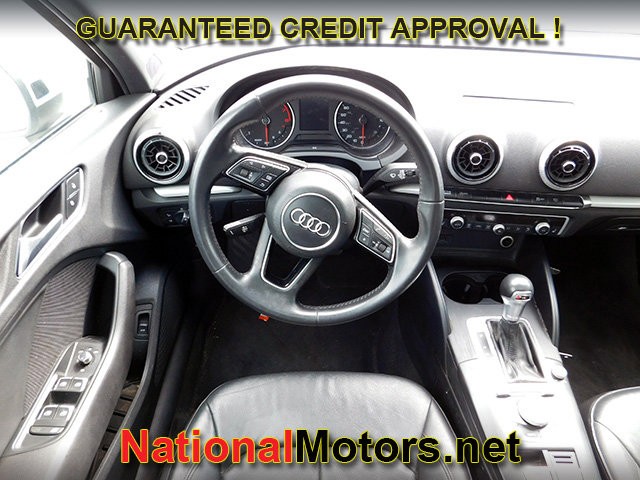 Audi A3 Sedan Vehicle Full-screen Gallery Image 07