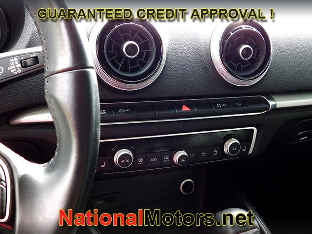 Audi A3 Sedan Vehicle Full-screen Gallery Image 11