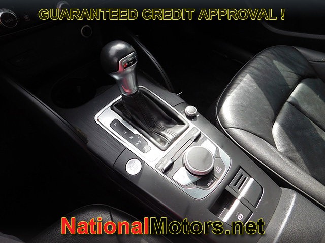 Audi A3 Sedan Vehicle Full-screen Gallery Image 12