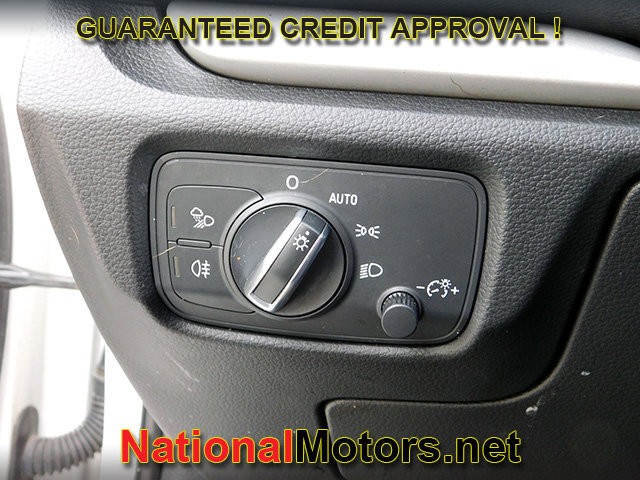 Audi A3 Sedan Vehicle Full-screen Gallery Image 15