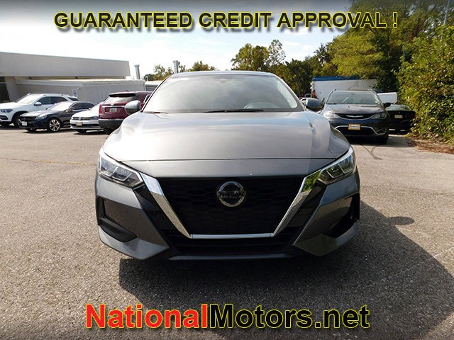 Nissan Sentra Vehicle Full-screen Gallery Image 02