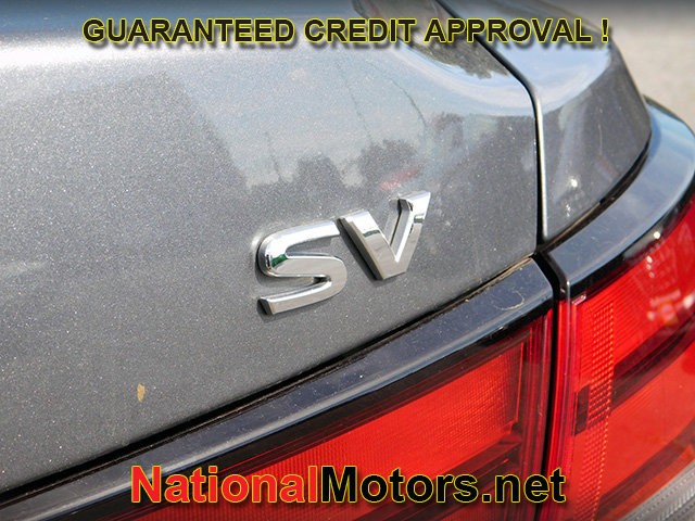 Nissan Sentra Vehicle Full-screen Gallery Image 05