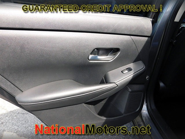 Nissan Sentra Vehicle Full-screen Gallery Image 07