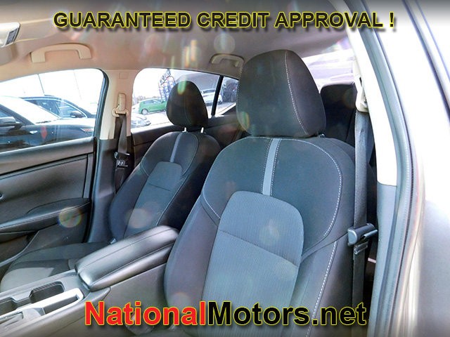 Nissan Sentra Vehicle Full-screen Gallery Image 11