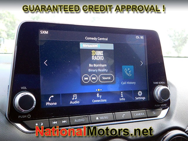 Nissan Sentra Vehicle Full-screen Gallery Image 12