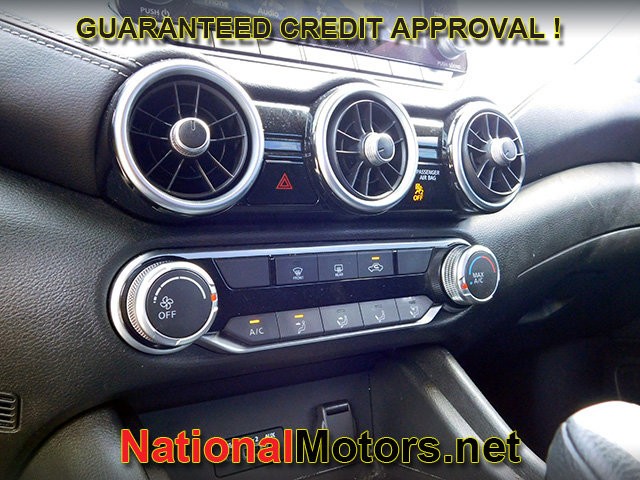 Nissan Sentra Vehicle Full-screen Gallery Image 14