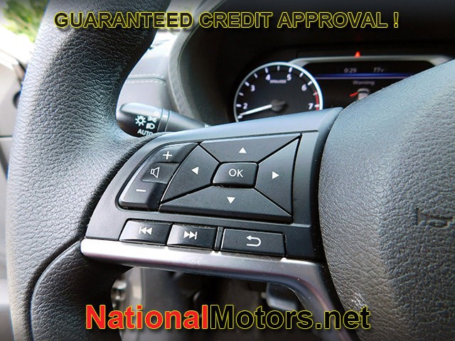 Nissan Sentra Vehicle Full-screen Gallery Image 17